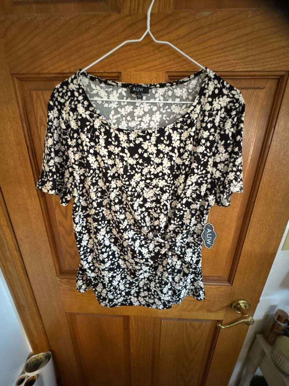 A.U.W. Secret Charm Black and White Floral Print Twist Front Short Sleeve Top Si